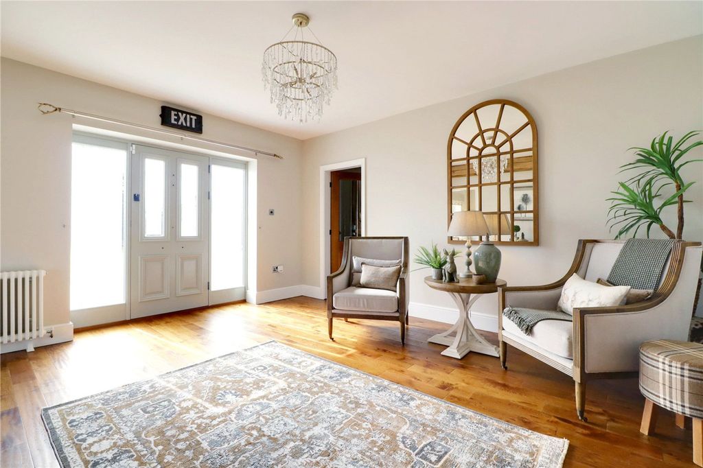 Property photo 2 of 80 Picture No. 52