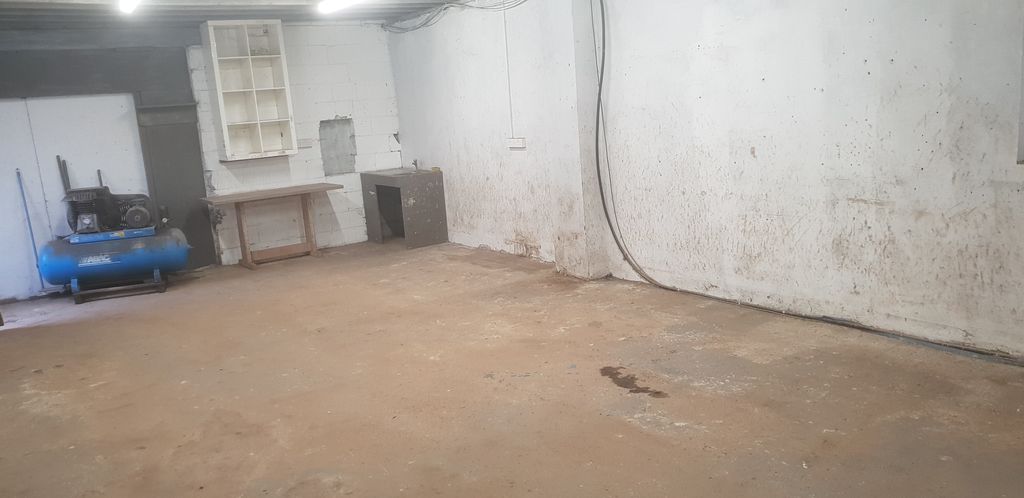 Property photo 1 of 4