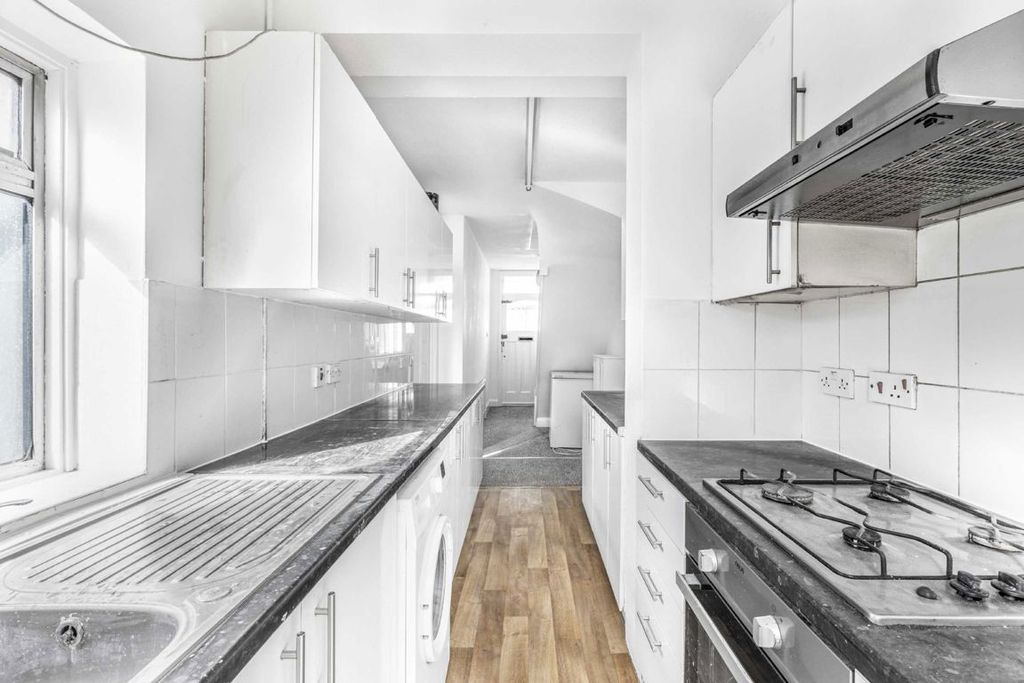 Property photo 3 of 5