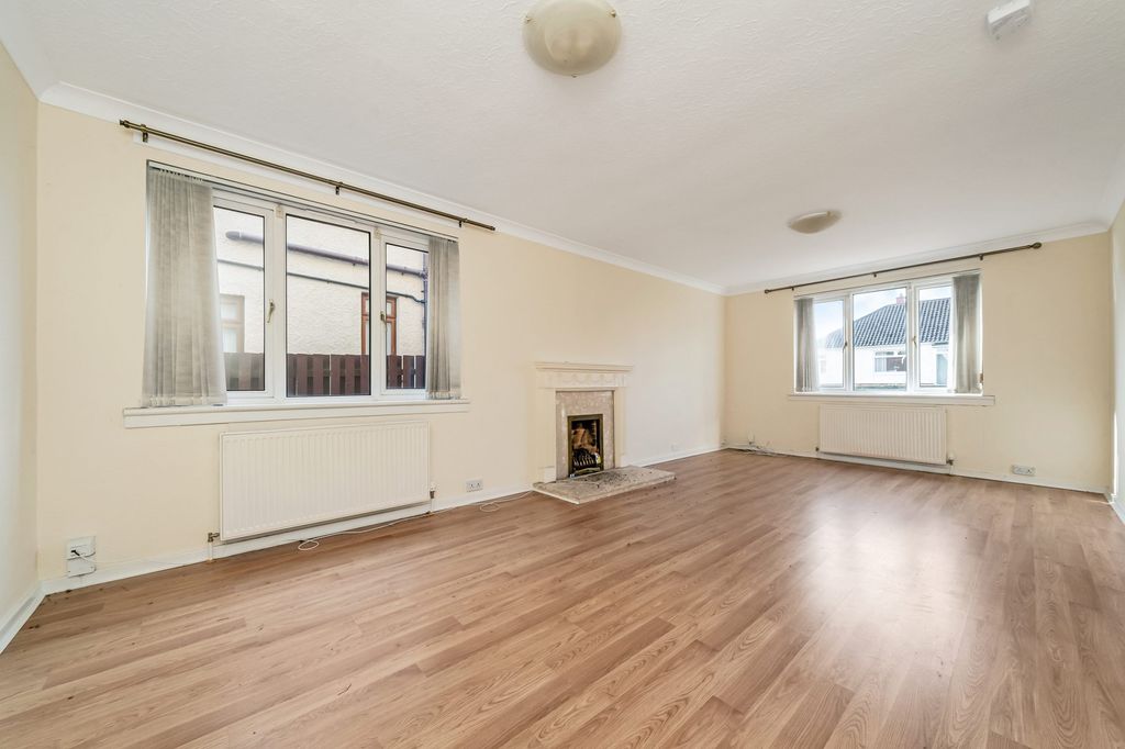Property photo 2 of 3
