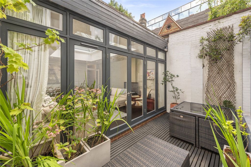 Property photo 2 of 14