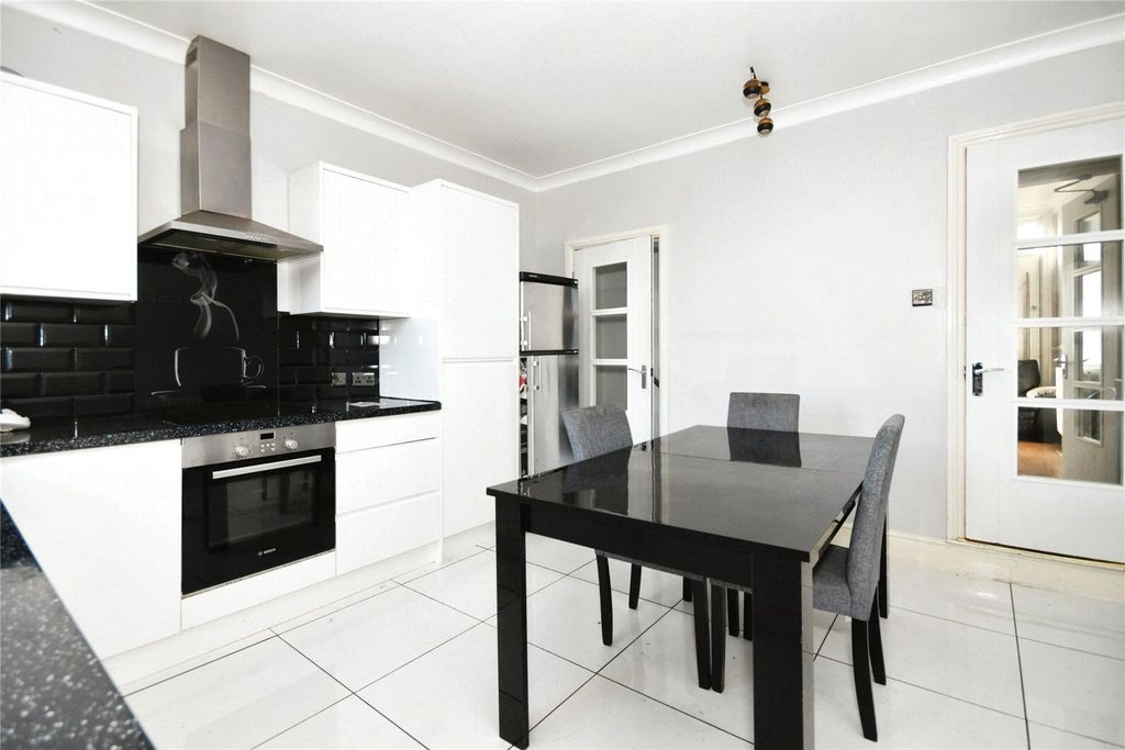 Property photo 2 of 16 Picture No. 03