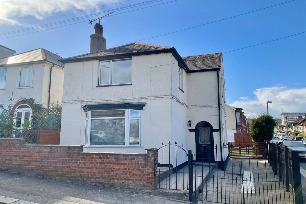 Property photo 1 of 17 (Main)