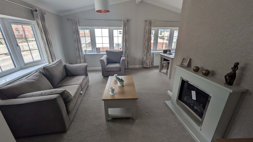 Property photo 2 of 5 Lounge.Jpg