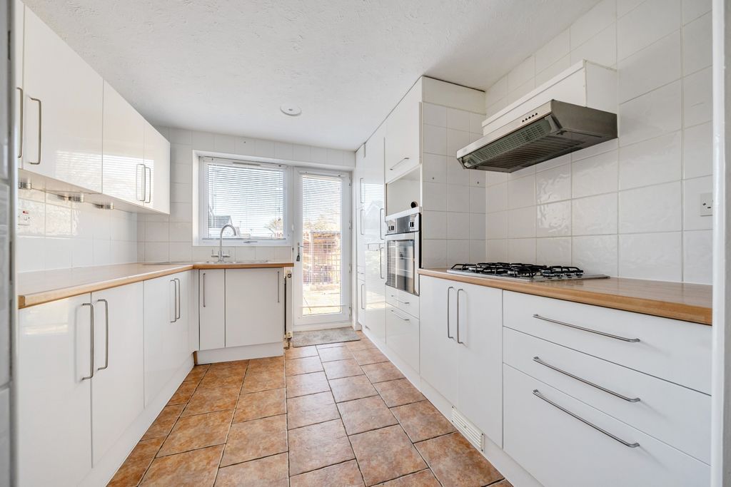 Property photo 2 of 10 1385072-2-69258E9710514