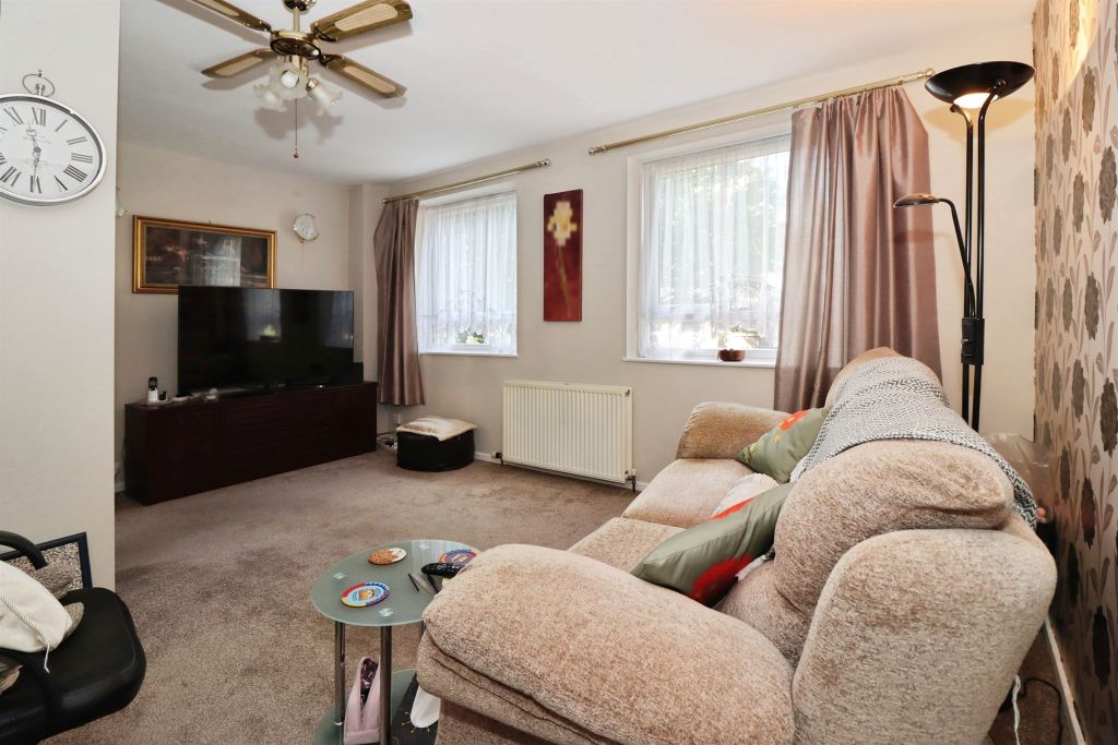Property photo 2 of 12