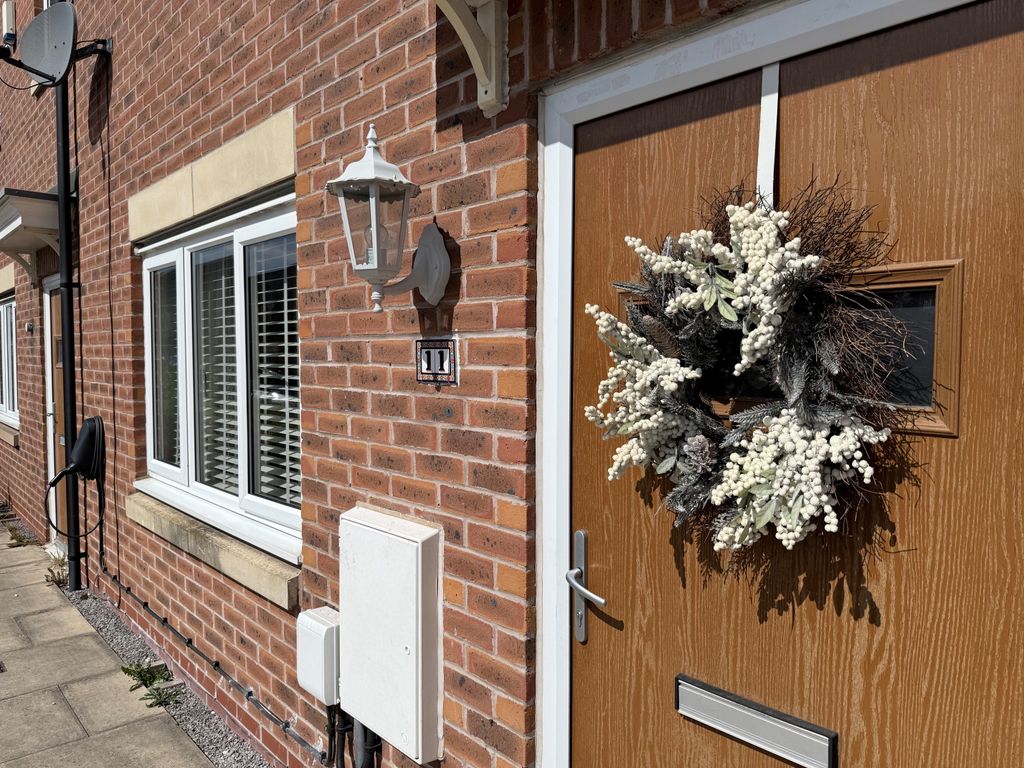 Property photo 2 of 28