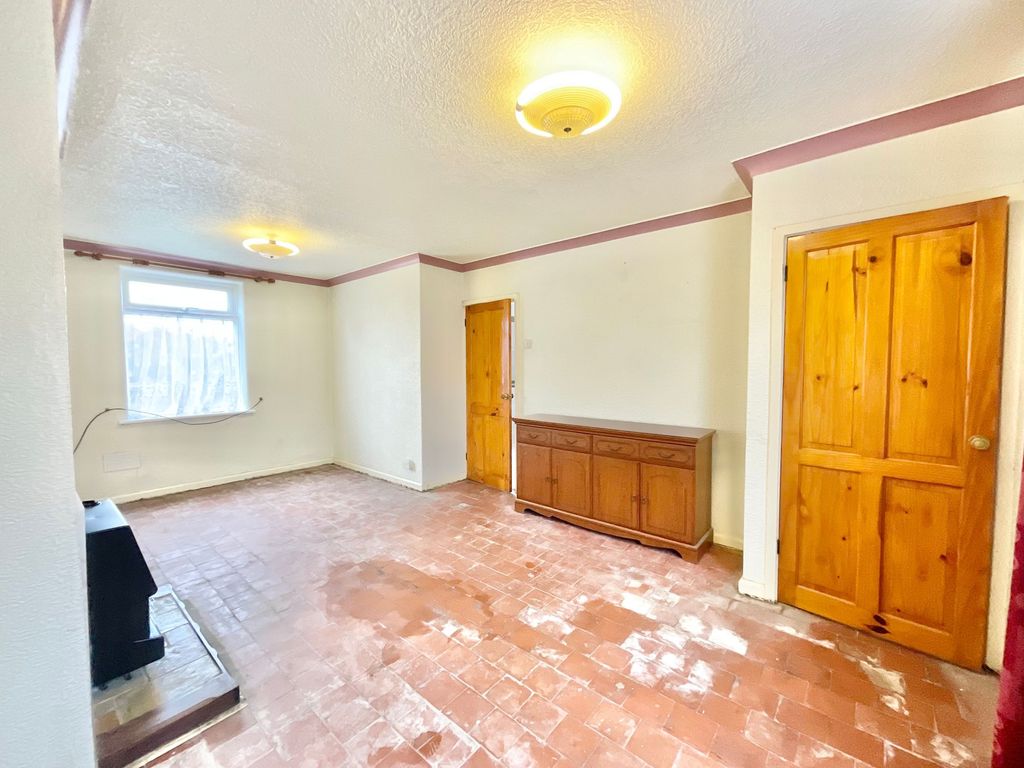 Property photo 2 of 26