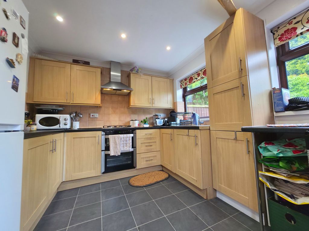 Property photo 3 of 34