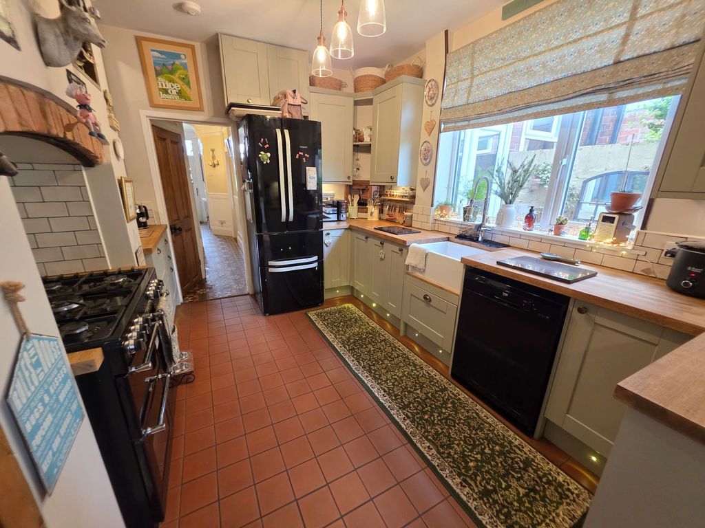 Property photo 2 of 41