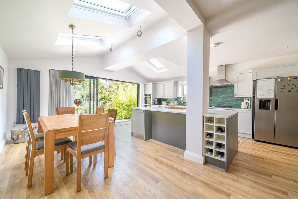 Property photo 2 of 19 Dining/Kitchen