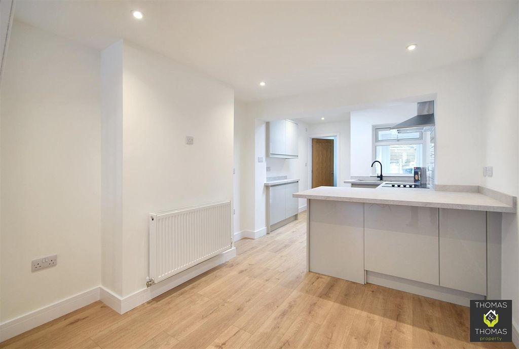 Property photo 2 of 11 Dsc_0046 (1).Jpg