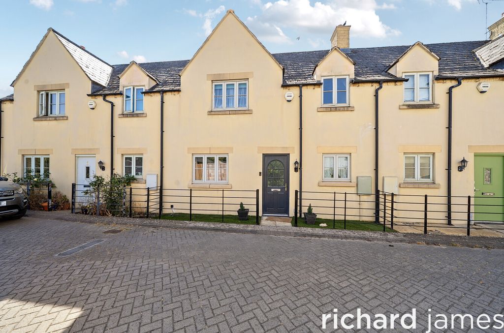 Property photo 1 of 13 93302Acb0d1A460d874505856B125Afd