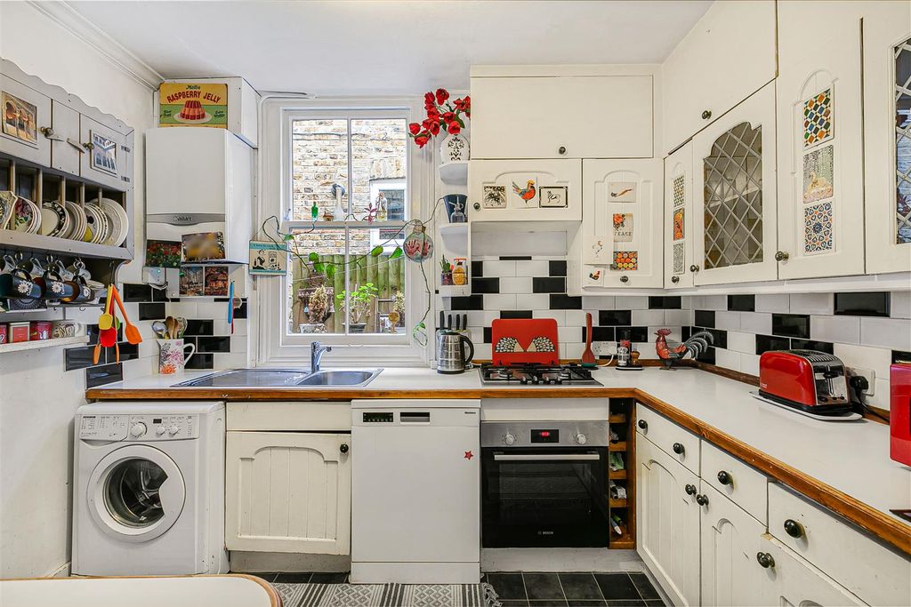 Property photo 3 of 21