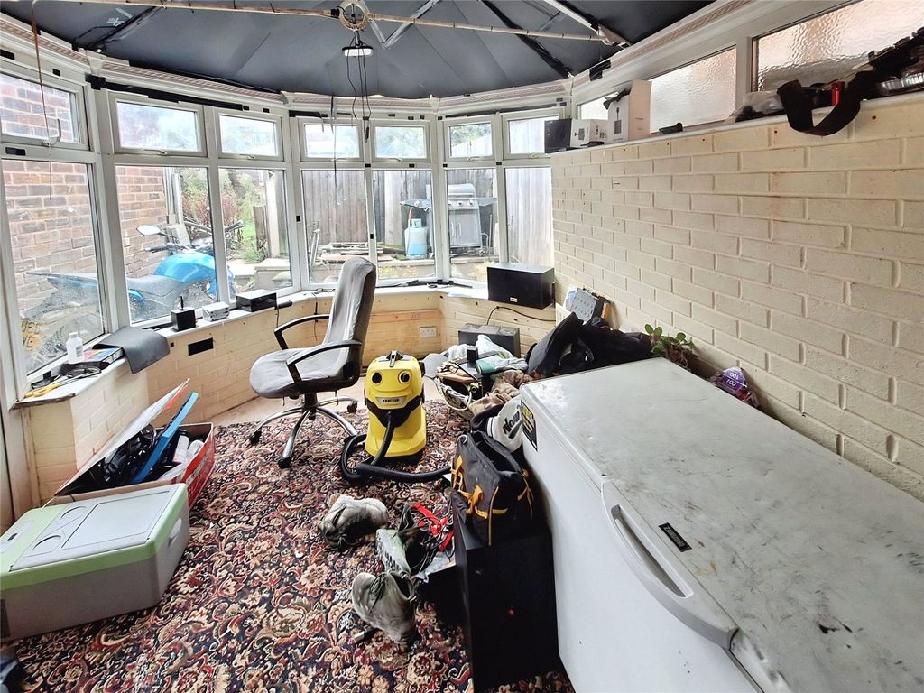 Property photo 3 of 8 Conservatory