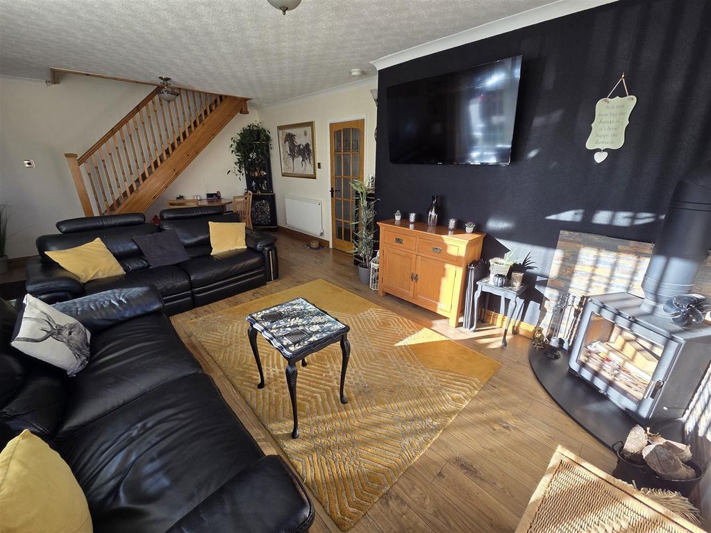 Property photo 2 of 13 20251121_102753.Jpg