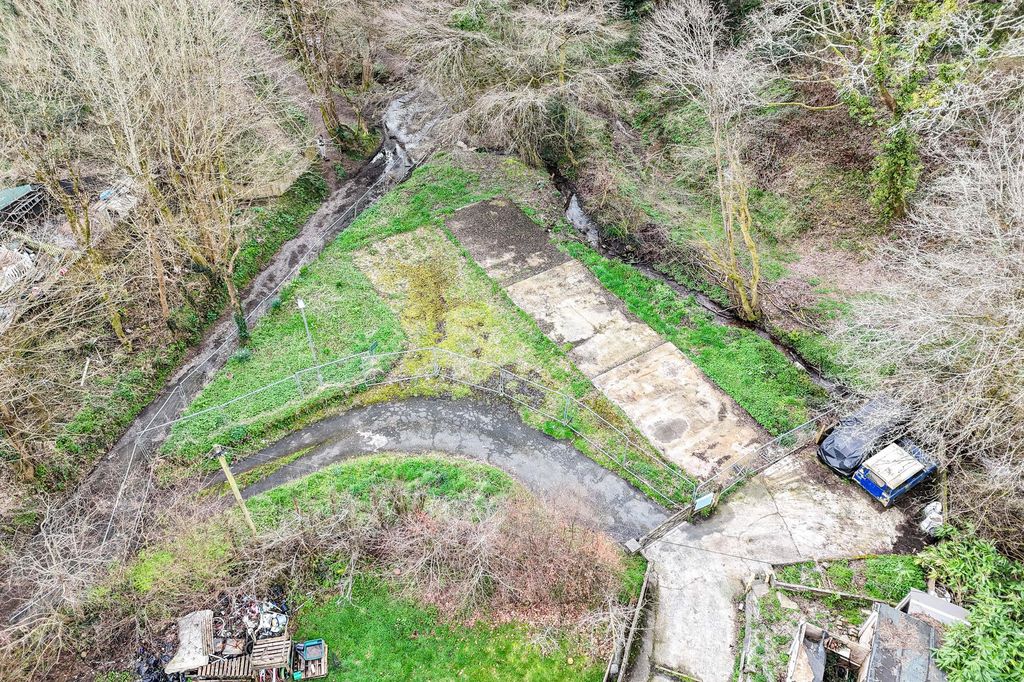 Property photo 3 of 5