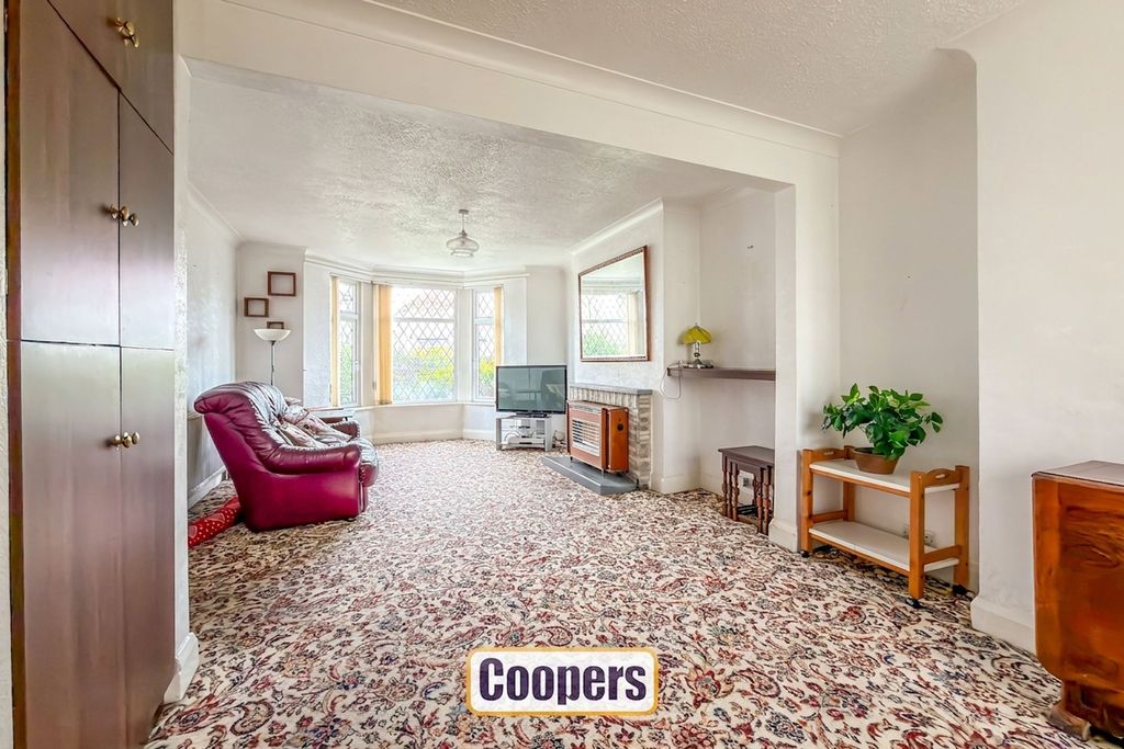 Property photo 3 of 13 Lounge/Diner