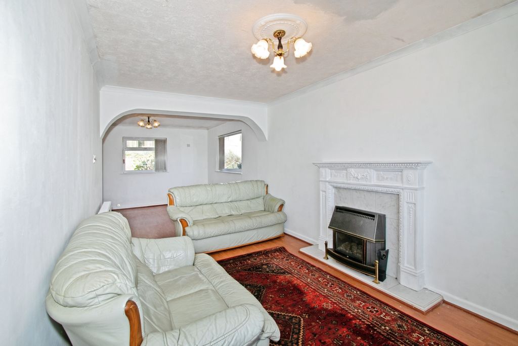 Property photo 2 of 28 Living Room