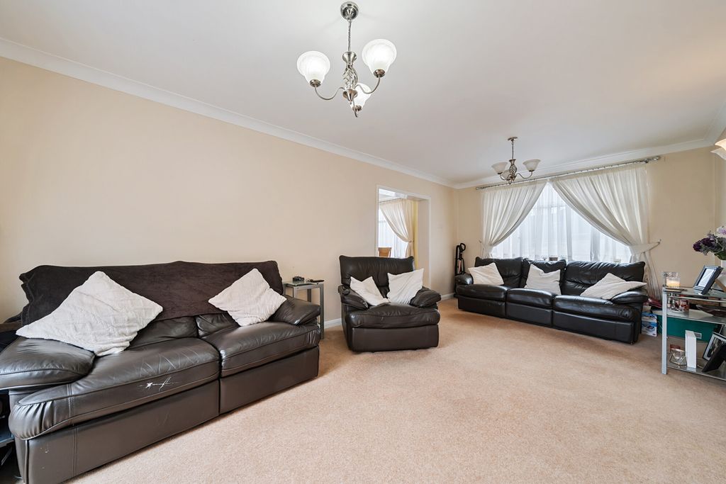 Property photo 3 of 22 1330044-11-688236...