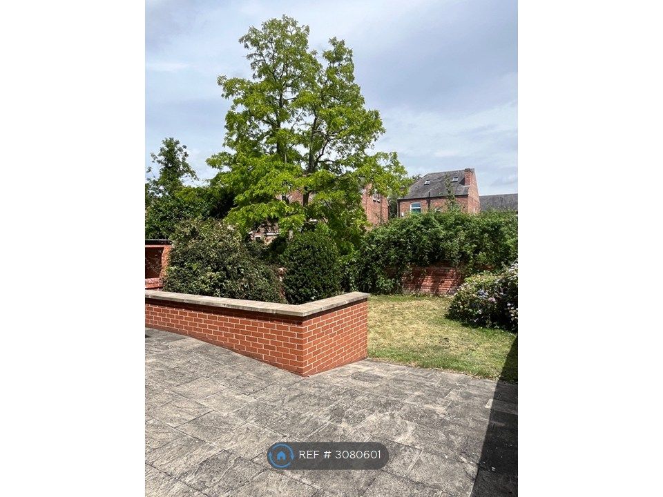 Property photo 2 of 8