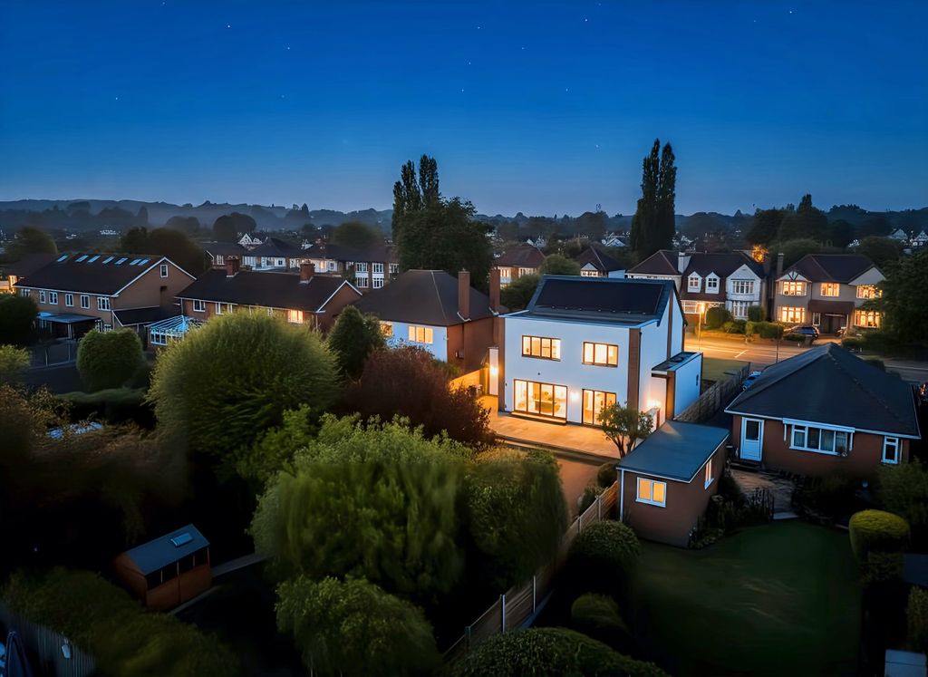 Property photo 2 of 39