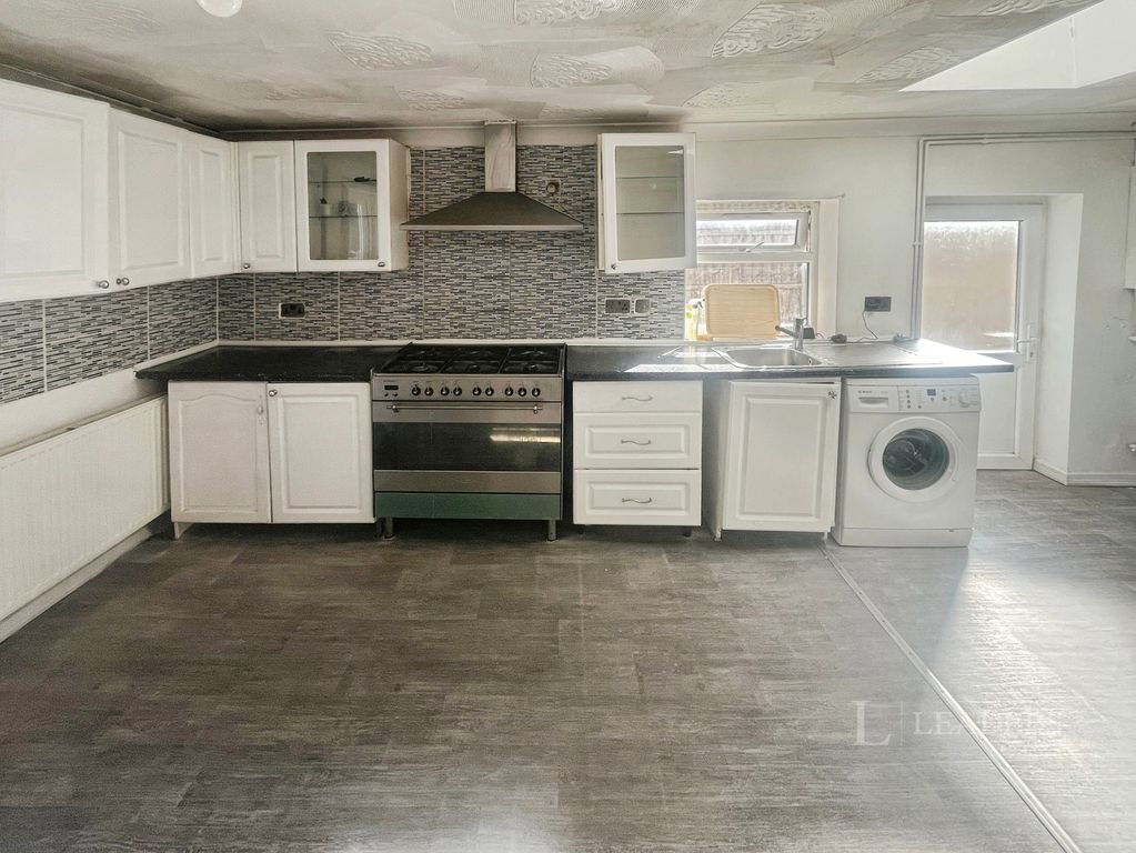 Property photo 3 of 17 Pbox-Img.Jpg