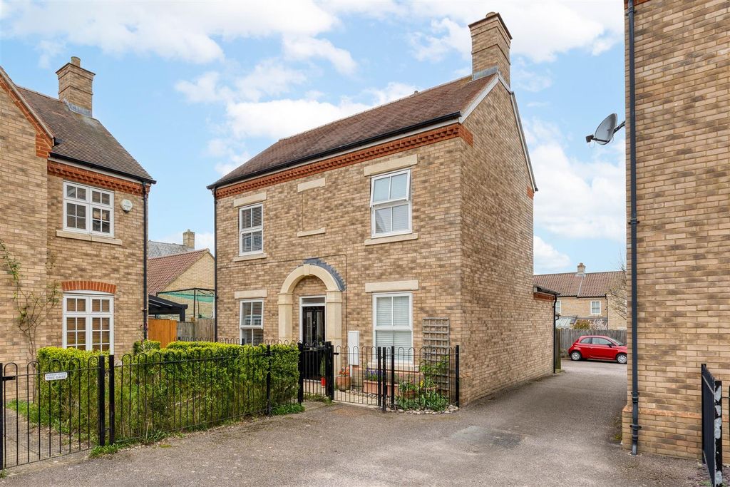 Property photo 1 of 20 Front Aspect