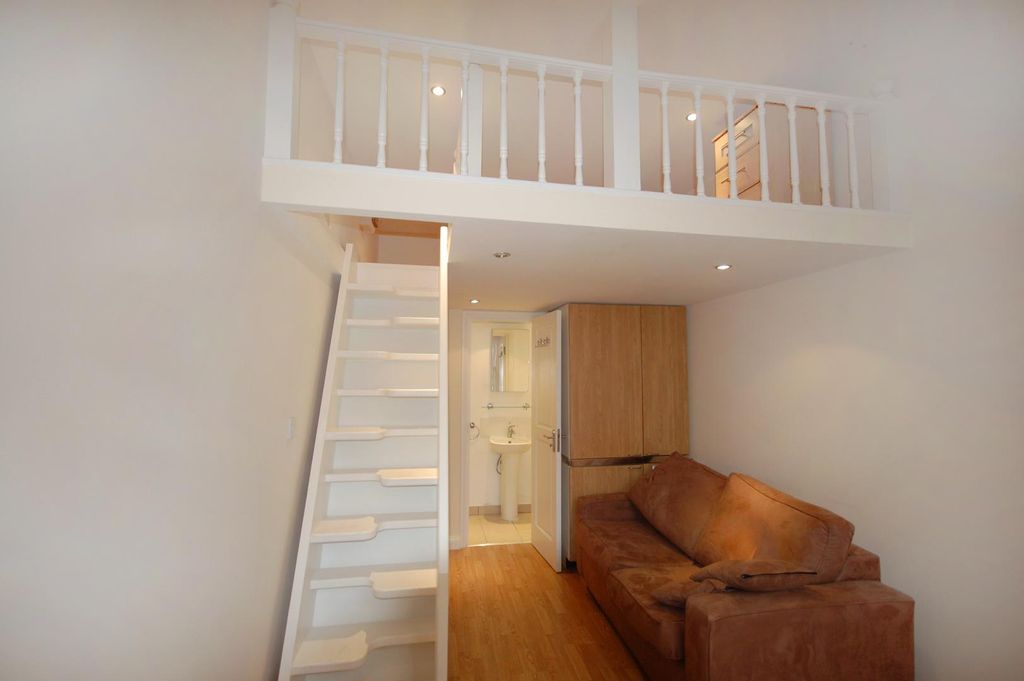 Property photo 3 of 3