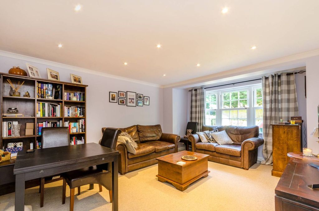 Property photo 2 of 12