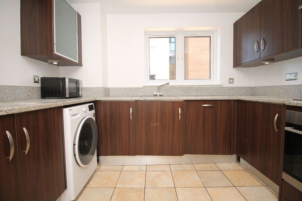 Property photo 2 of 36