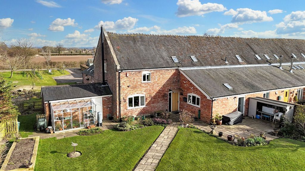 Property photo 2 of 21