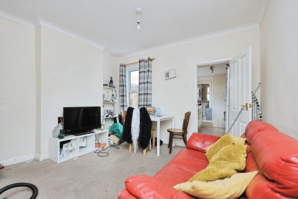 Property photo 3 of 10 Pbox-Img.Jpg