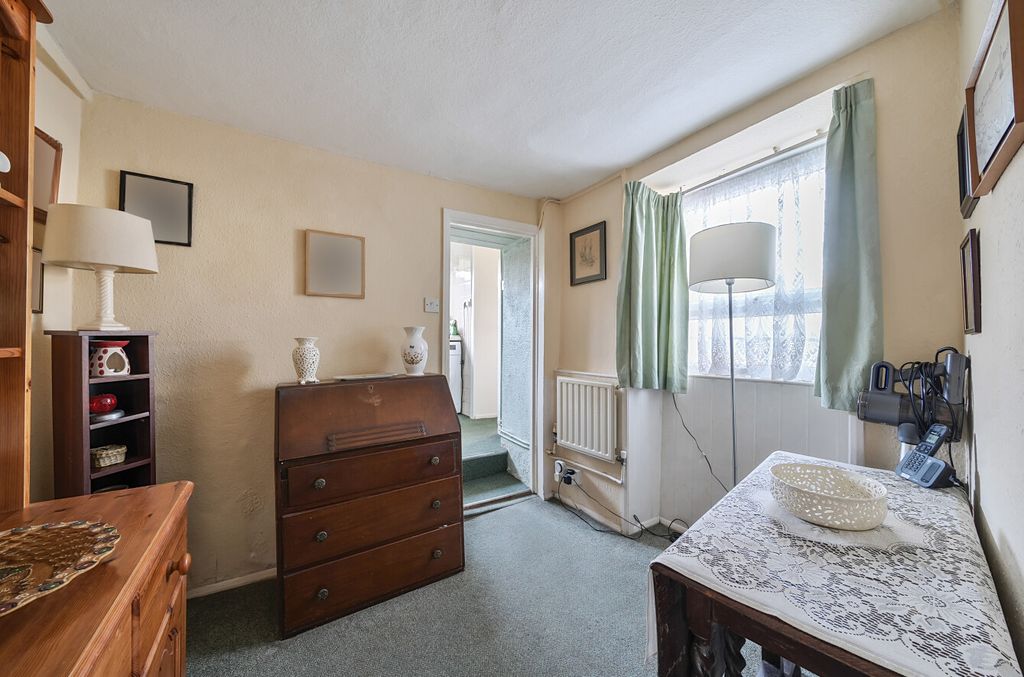 Property photo 3 of 11 Dining Room