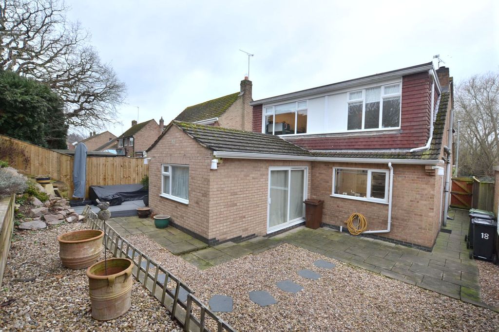 Property photo 3 of 28