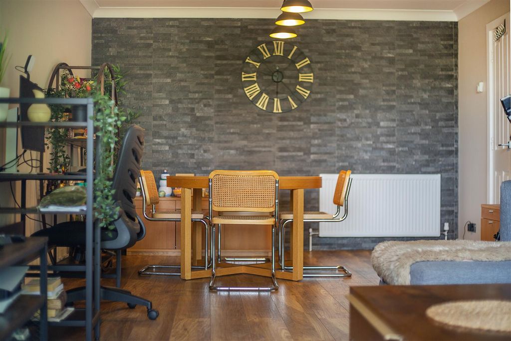 Property photo 3 of 15 12A-Ferndown-0030 Copy.Jpg