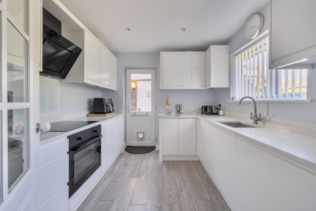 Property photo 3 of 40 1450052-19-69E899ee5850d.Jpg