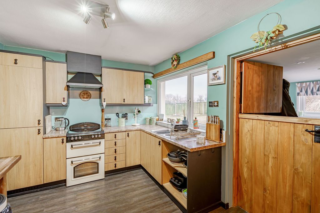 Property photo 3 of 30