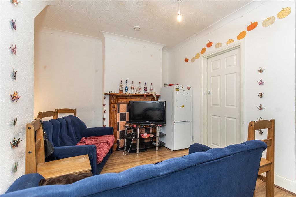 Property photo 3 of 16 Living Room