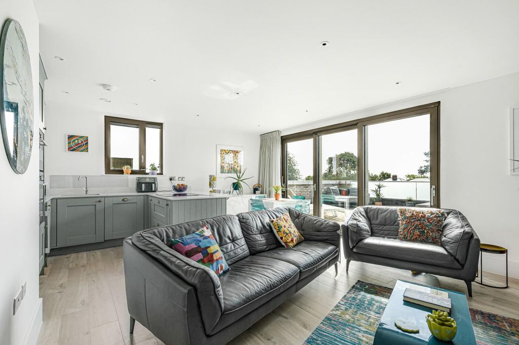 Property photo 2 of 19 Open-Plan Kitchen / Reception Room