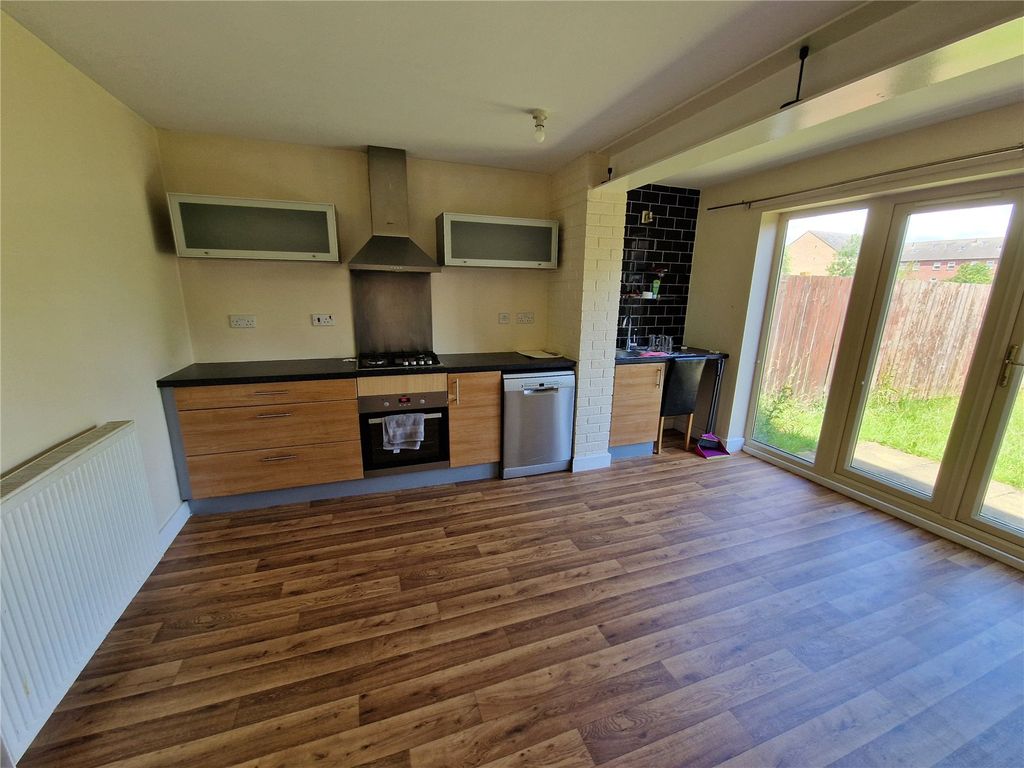 Property photo 2 of 13 Picture No. 12