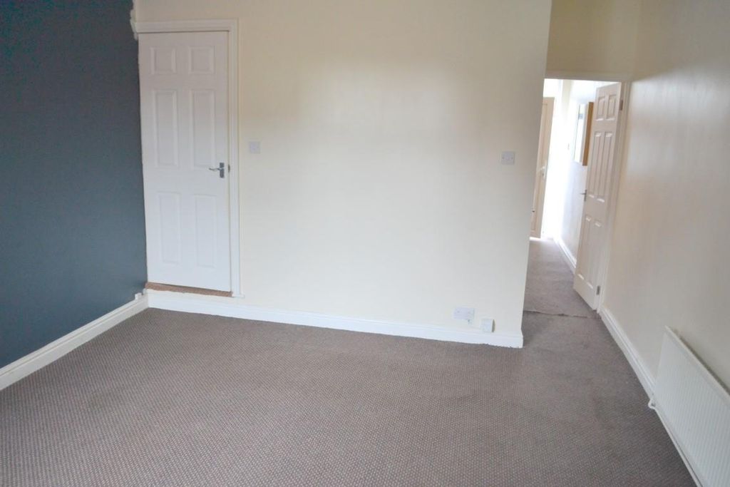 Property photo 3 of 11 Dsc_0222 (Medium).Jpg