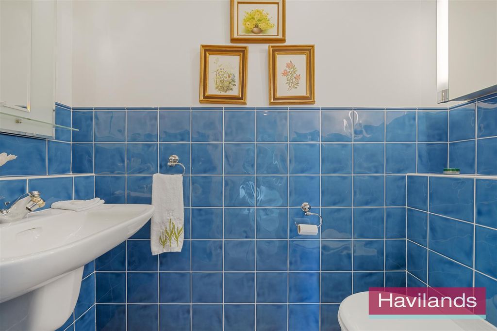 Additional image 21 of 3 bed flat for saleCrescent Road, Enfield EN2