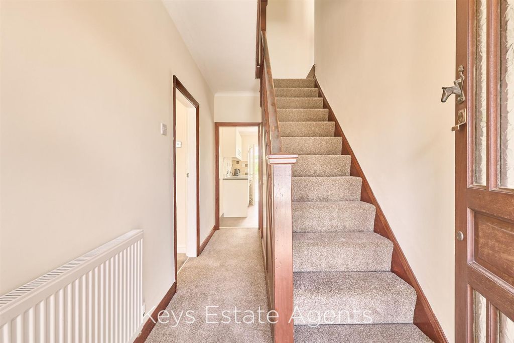 Property photo 2 of 22 Entrance Hall