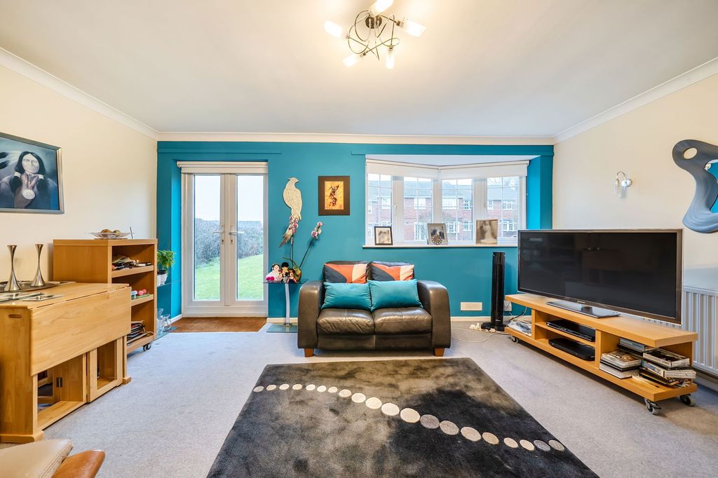 Property photo 3 of 19