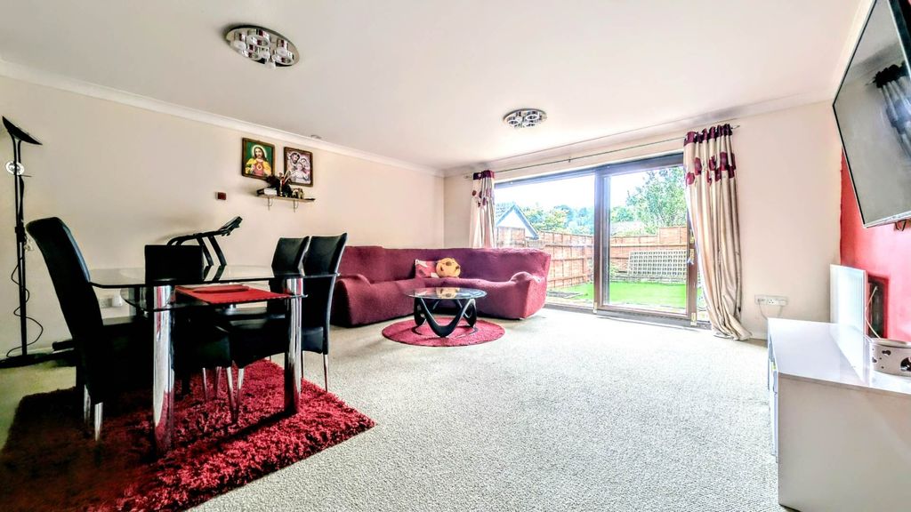 Property photo 2 of 14