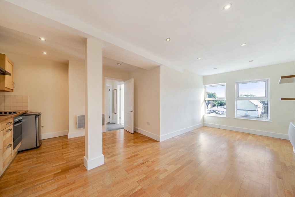 Property photo 2 of 14 1528117-6-6Abf727...