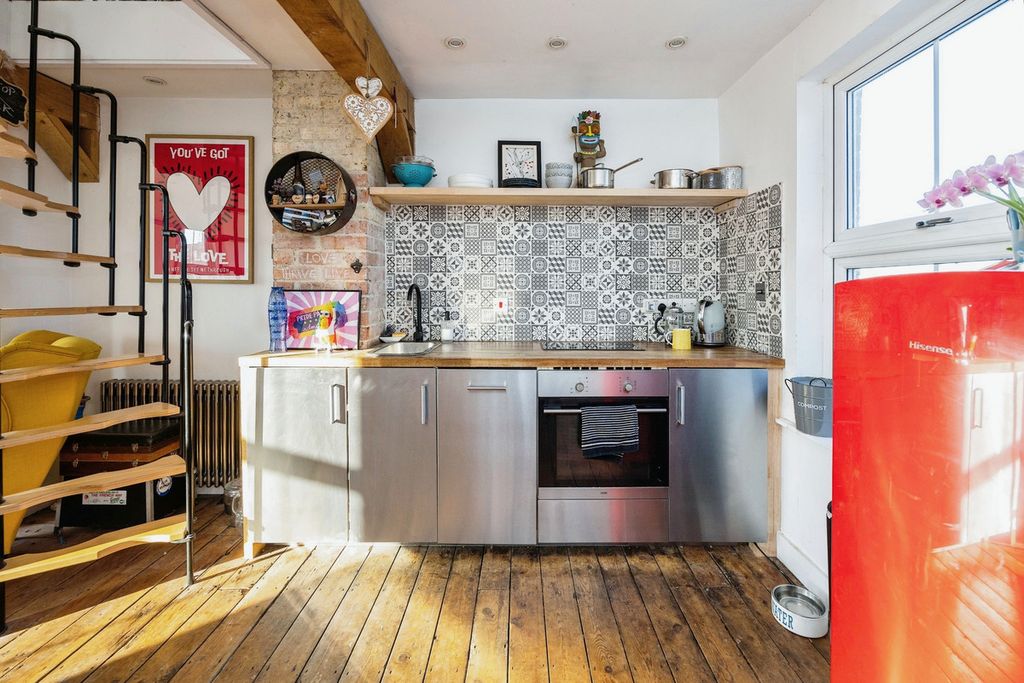 Property photo 3 of 21