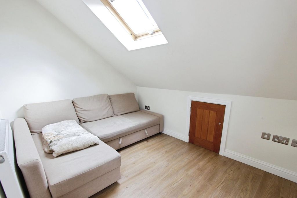 Property photo 2 of 6 50194ce1-Living 20Room.Jpg