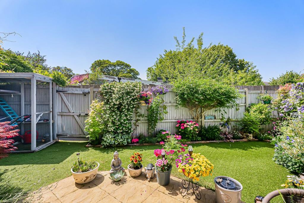 Property photo 3 of 39